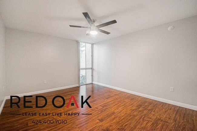 Building Photo - 15101 Magnolia Blvd