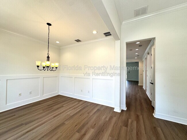 Building Photo - 8998 Fullerwood Ave