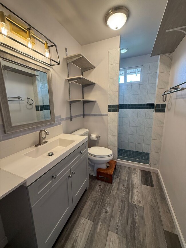 Building Photo - Unfurnished 2 bed/1 bath Kula Cottage with fully fenced yard