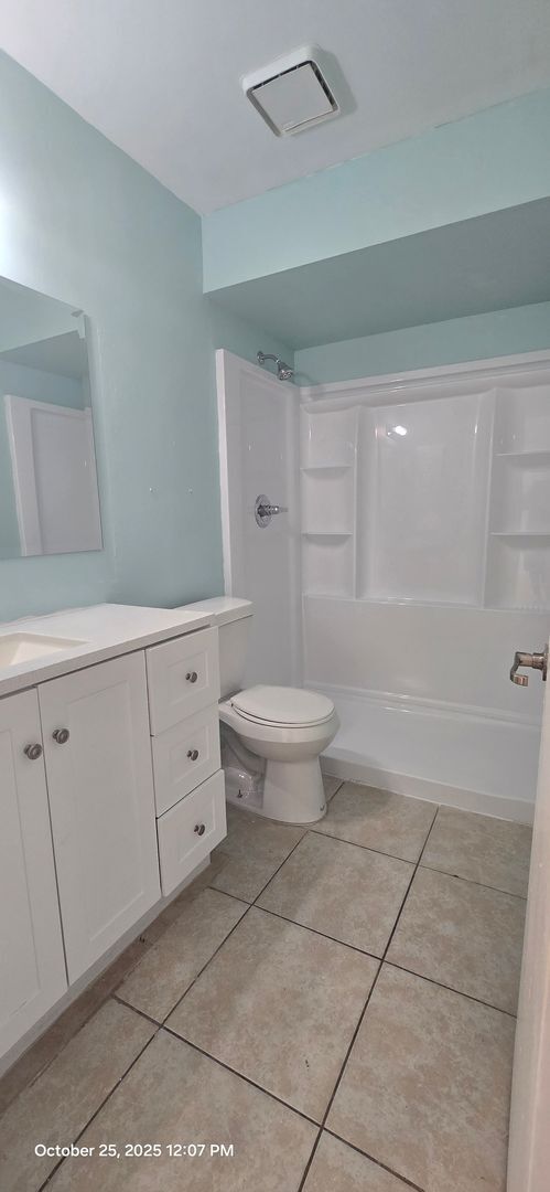 Building Photo - Welcome home! This beautifully updated Duplex 2BR/2BA