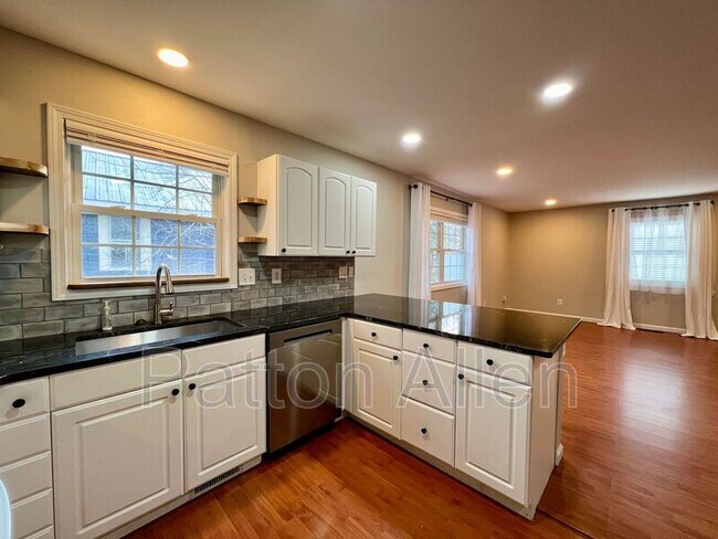 Building Photo - 51 Argyle Ln