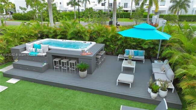 Building Photo - 10360 NW 68th Terrace
