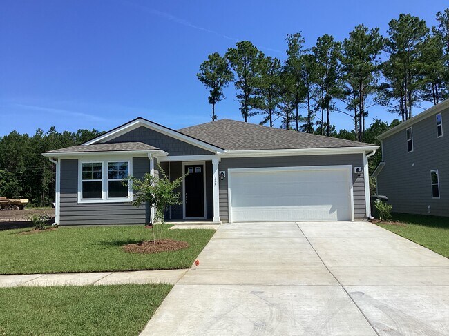 Primary Photo - 177 Anthurium Dr