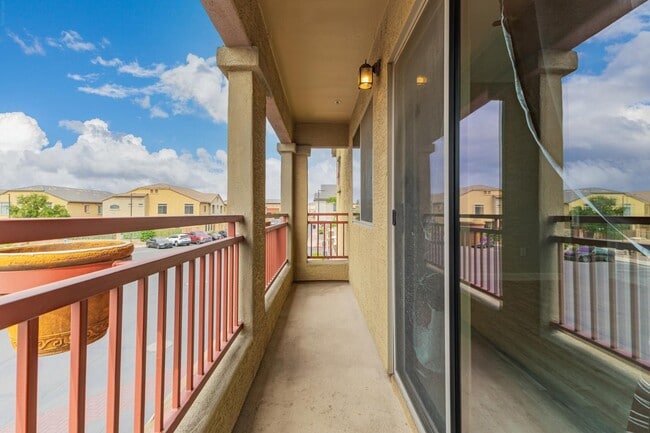 Building Photo - 1350 S Greenfield Rd