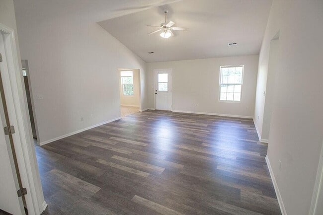 Building Photo - 1603 E Smiley Ln