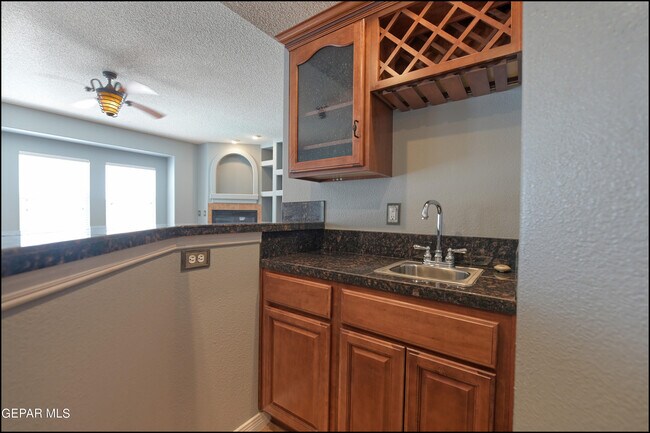 Building Photo - 6300 Franklin Vista Dr