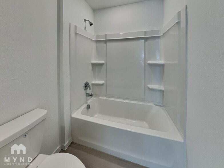 Building Photo - 2049 Belgian Dr