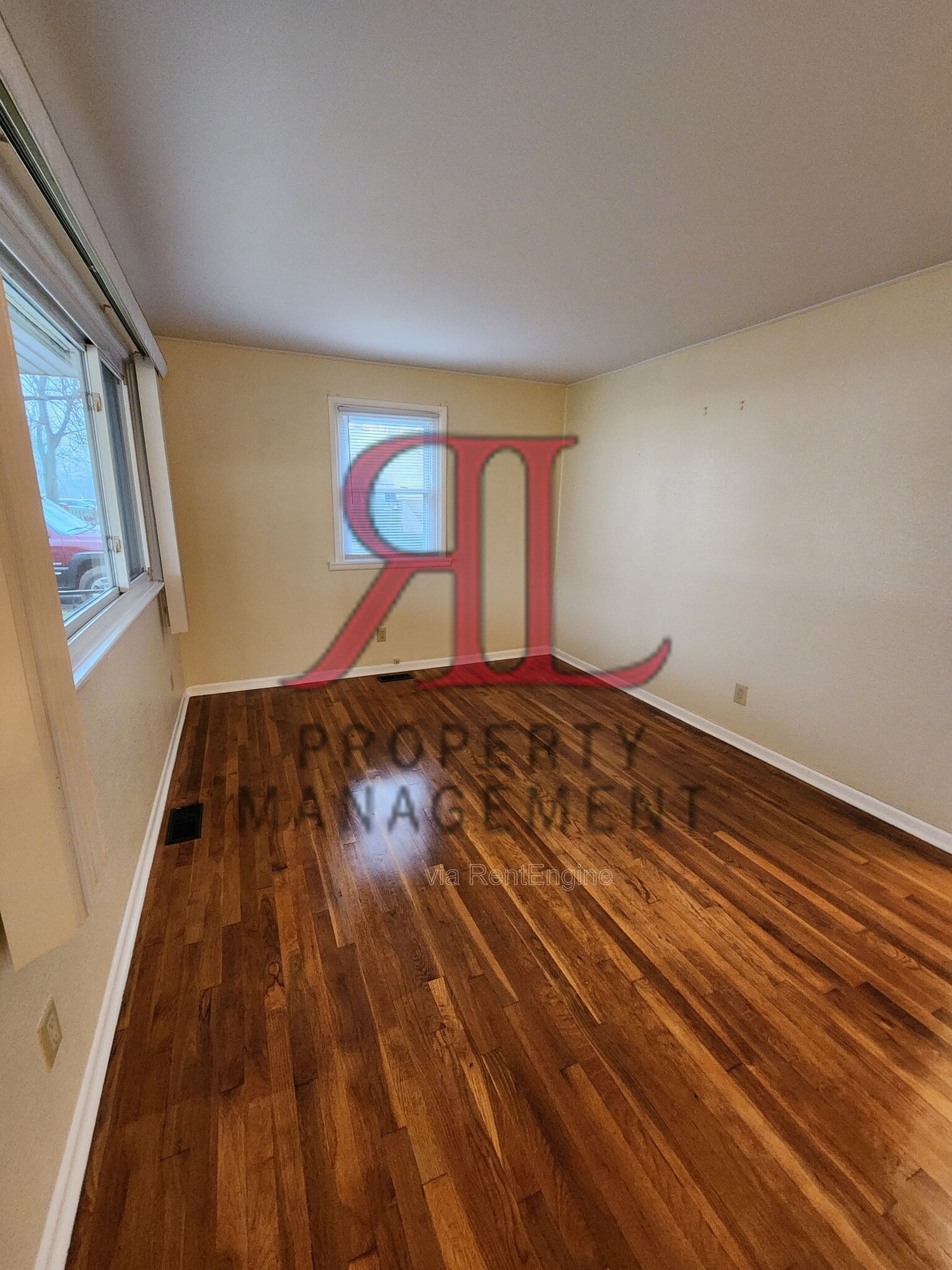 Building Photo - 2436 Charlemagne St