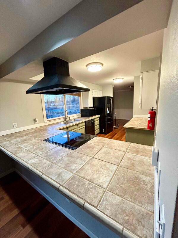 Building Photo - 1008 Olsen Pl