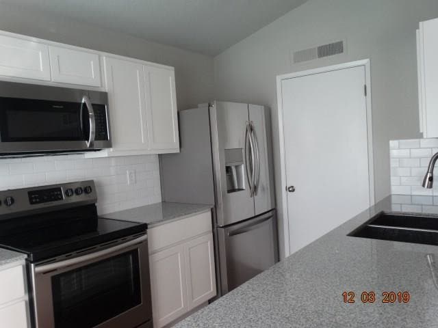 Building Photo - 6040 Dooley Dr