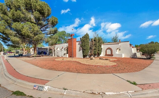 Building Photo - 301 Los Nietos Ct