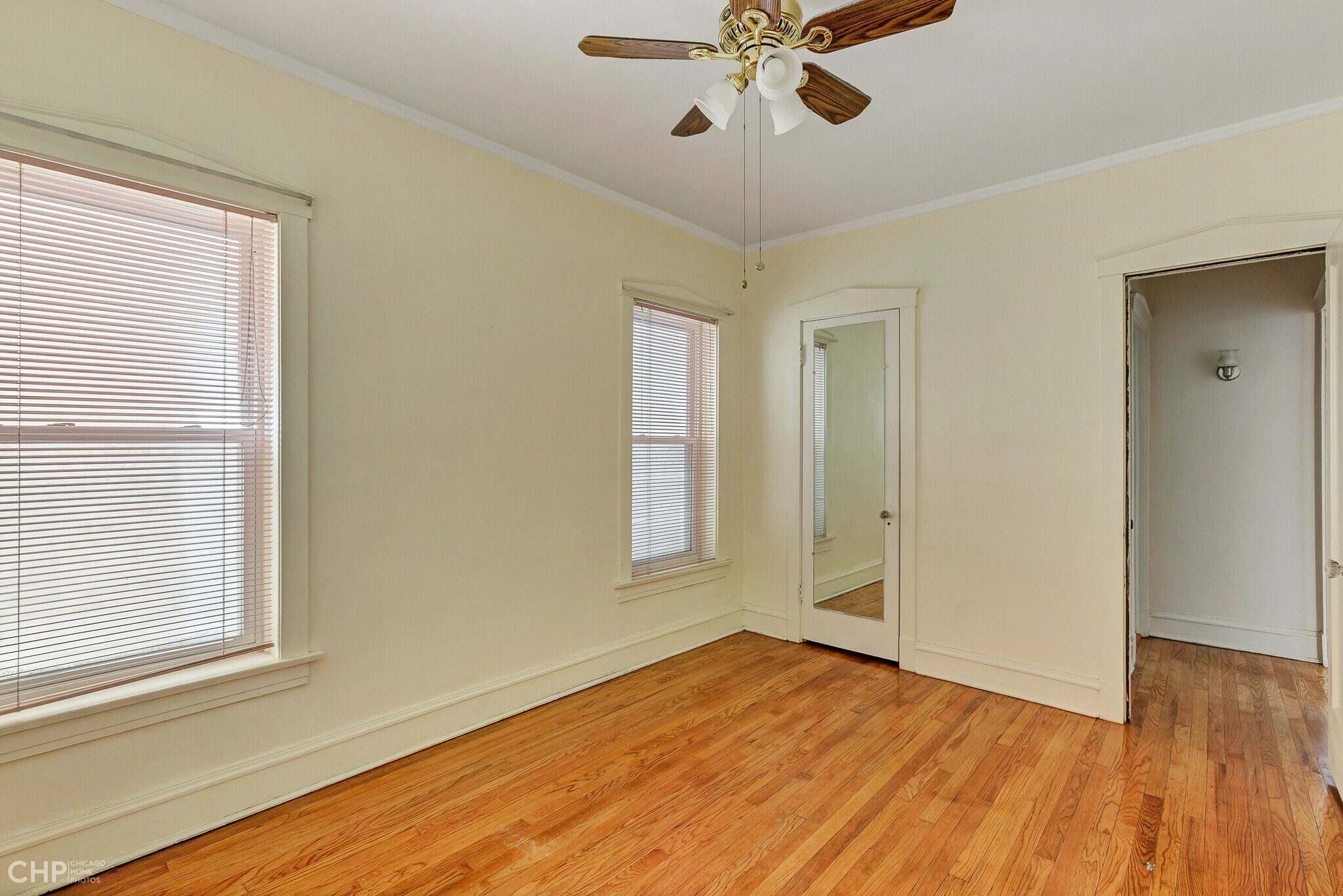 Building Photo - 6528 N Bosworth Ave