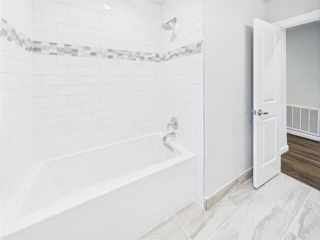 Building Photo - 5627 Cerritos Dr
