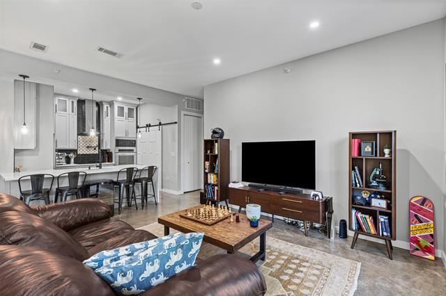 Building Photo - 2608 Museum Way