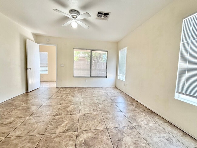 Building Photo - 2316 E Kelton Ln
