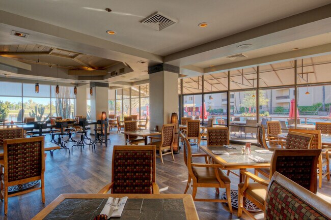 Building Photo - 7401 N Scottsdale Rd