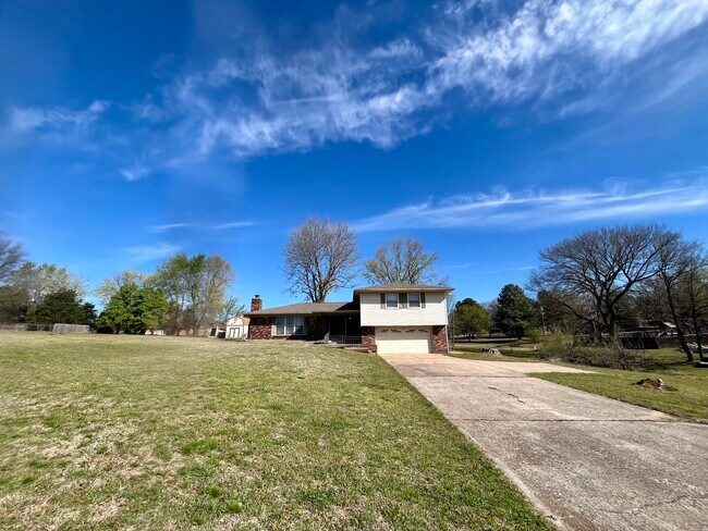 Building Photo - 14731 E 96th St N