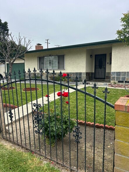 Building Photo - 1404 Dawley Ave