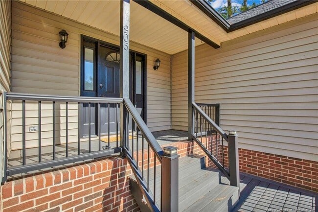 Building Photo - 906 Ponderosa Trail