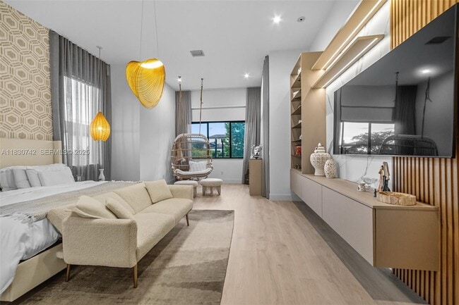 Building Photo - 5000 SW 159th Ave