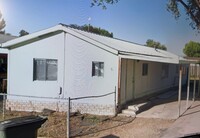 Building Photo - Welcome Home to Comfortable and Spacious L...