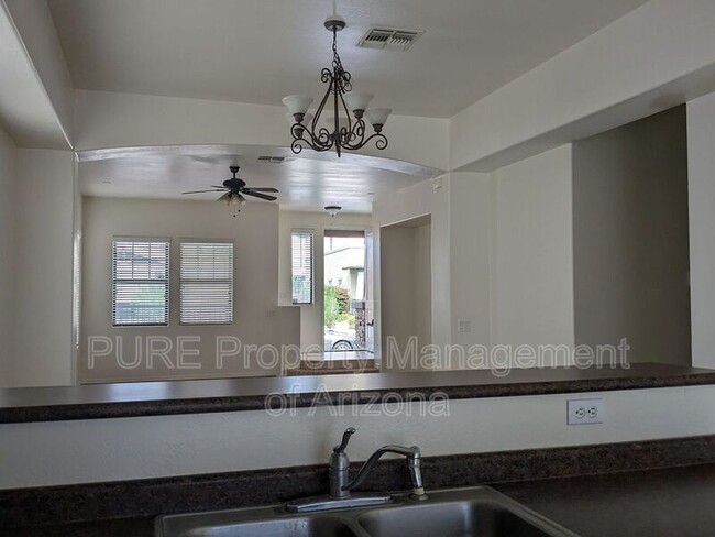 Building Photo - 1457 W Flamingo Dr