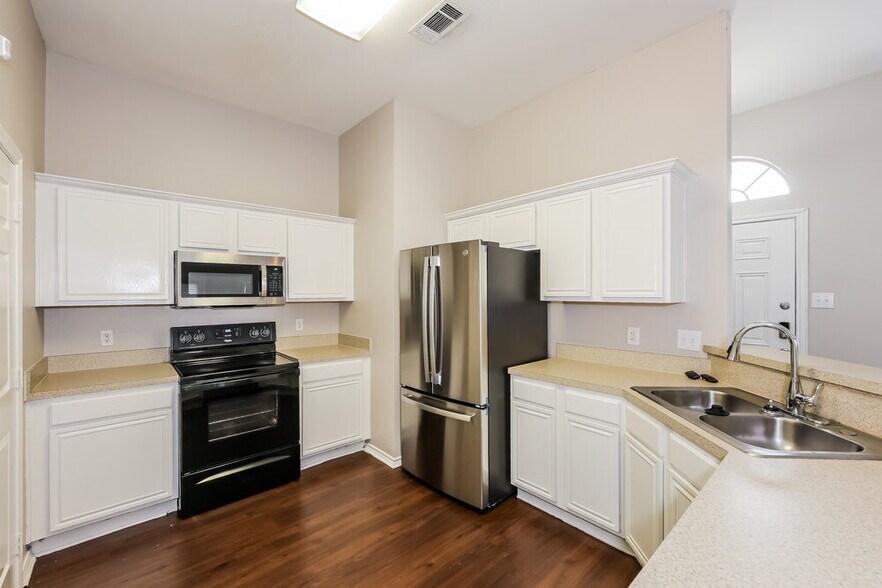 Building Photo - 2525 Spring Rain Dr