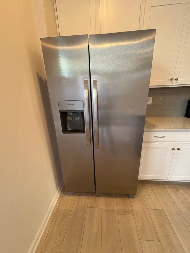 Building Photo - 3 Bedroom 2.5  Bath Townhome in Travelers ...