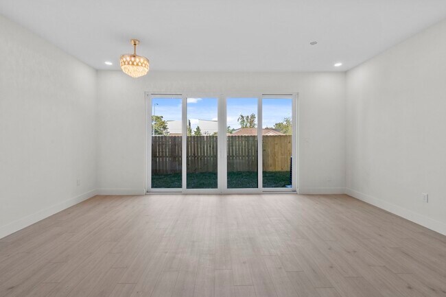 Building Photo - 3617 Dreyfus St