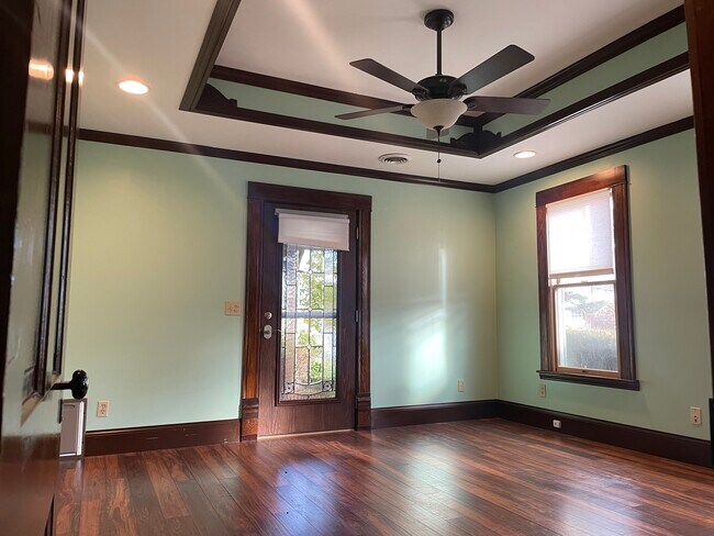 Building Photo - 322 Chestnut St