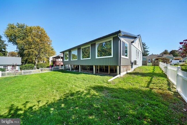 Building Photo - 214 Maryland Ave