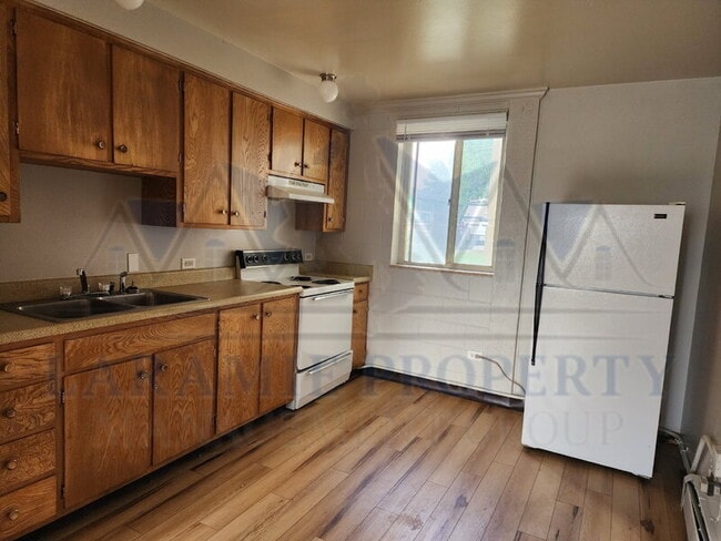 Building Photo - 415 S 26th St