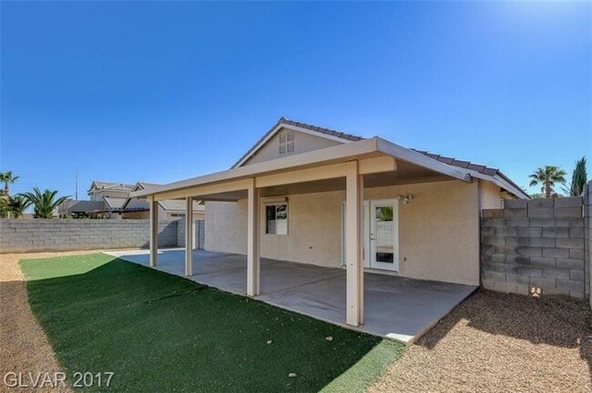 Building Photo - Gorgeous 1 story Home