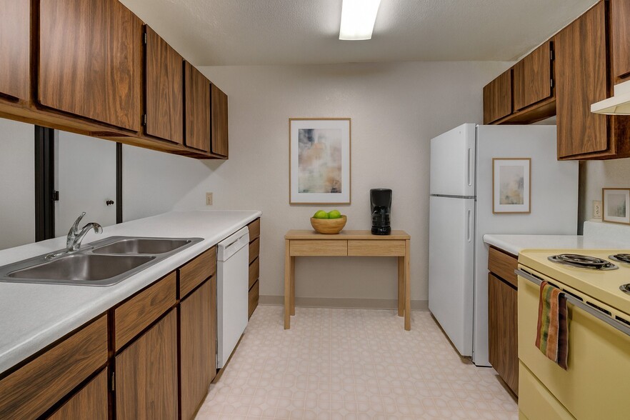 Building Photo - The Greenbriar