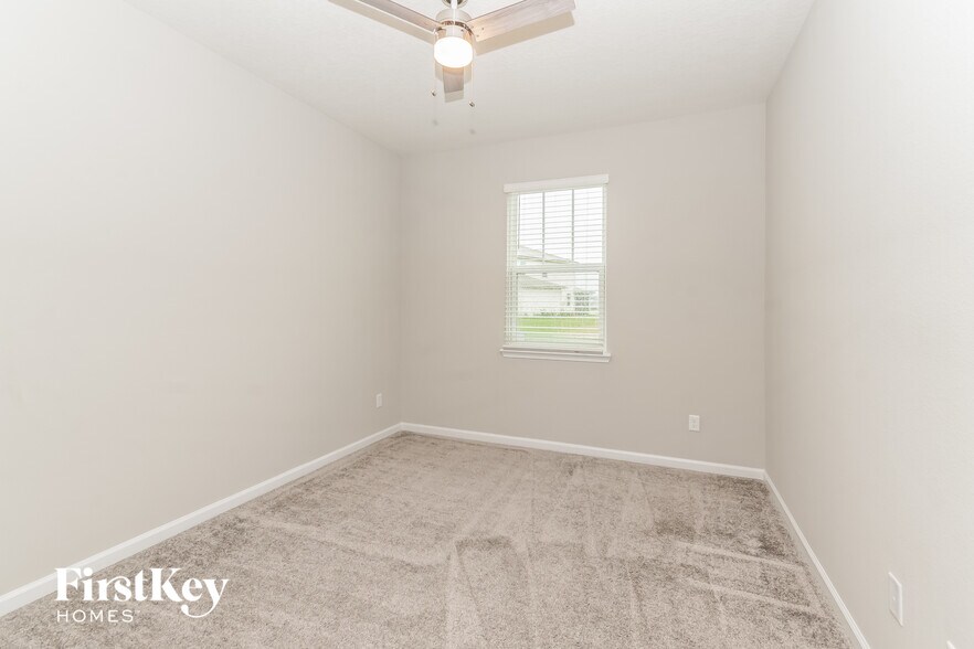 Building Photo - 2081 Amberly Dr