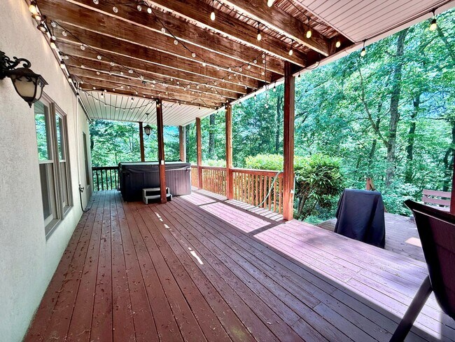Building Photo - 309 Bullrun Valley Dr