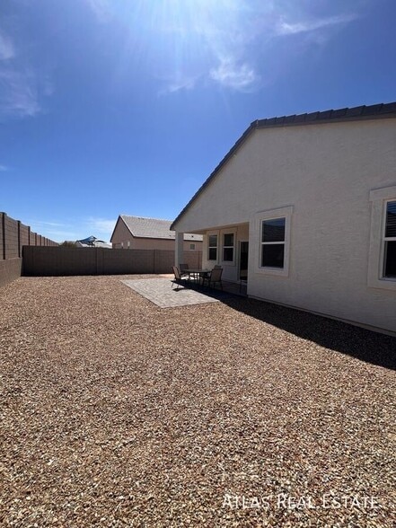 Building Photo - 1168 W Castle Ct