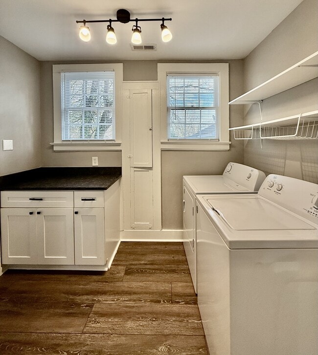 Building Photo - 1802 Guess Rd