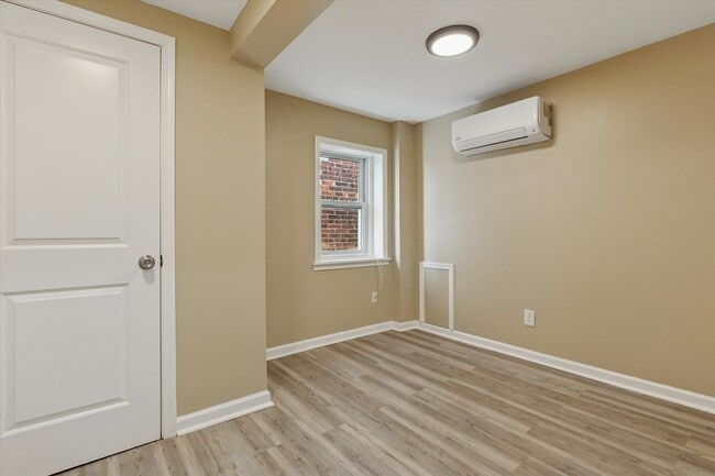 Building Photo - 39 W Front St