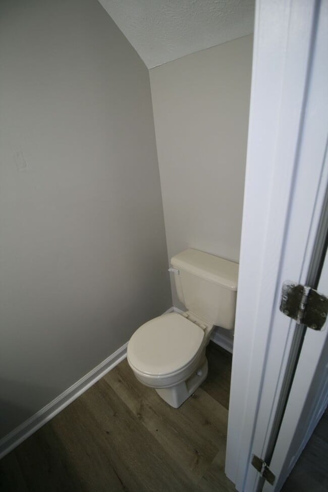 Building Photo - North Point Townhome                   260408