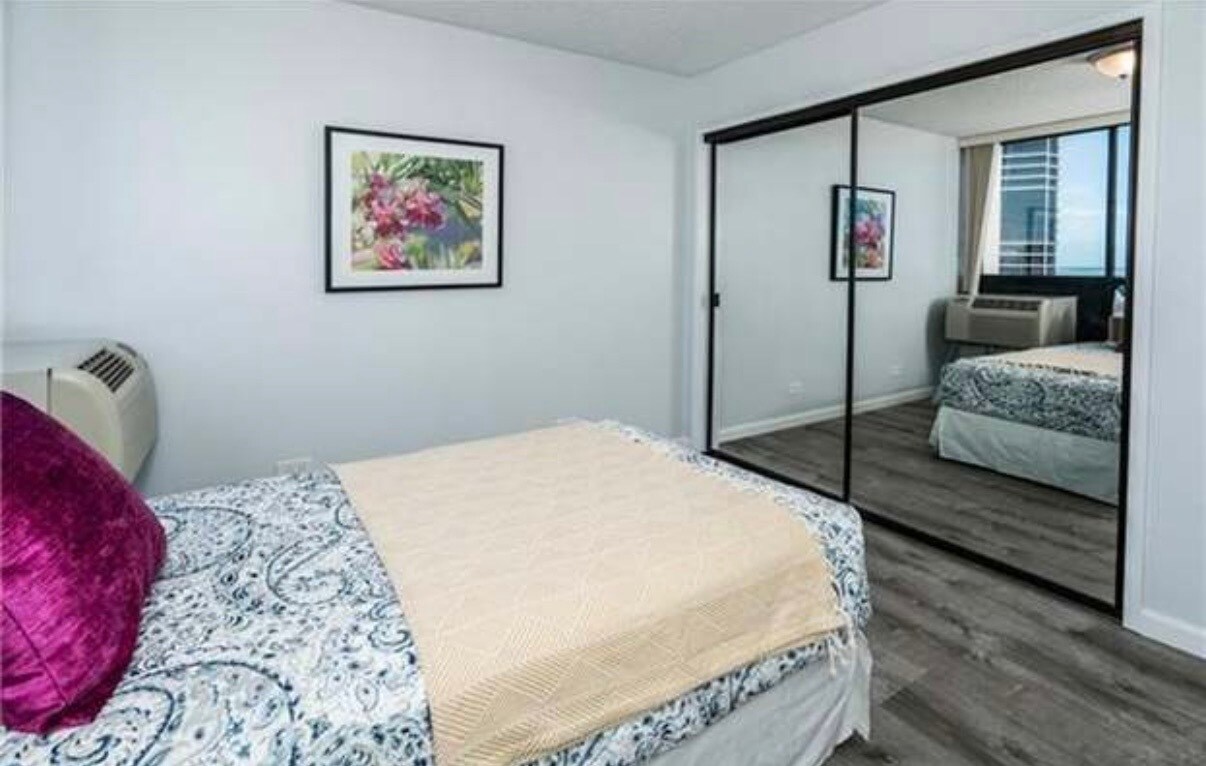 Building Photo - 876 Curtis St