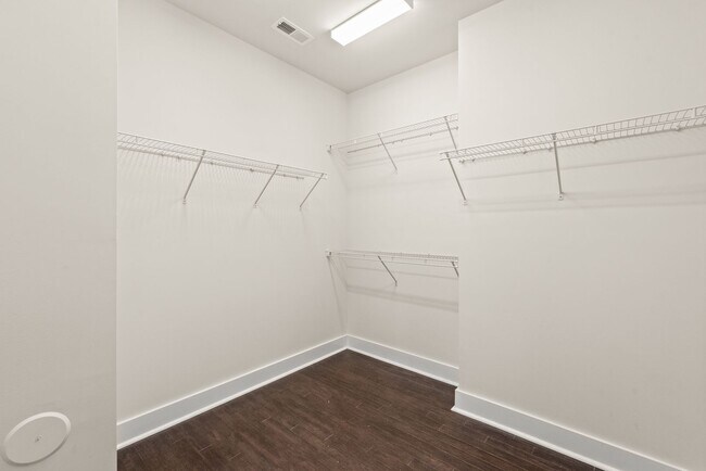 Building Photo - 13051 Tinton Ave