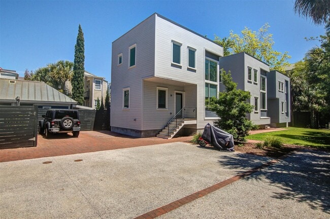 Building Photo - 21 Charlotte Street Apt #D, Charleston, SC...