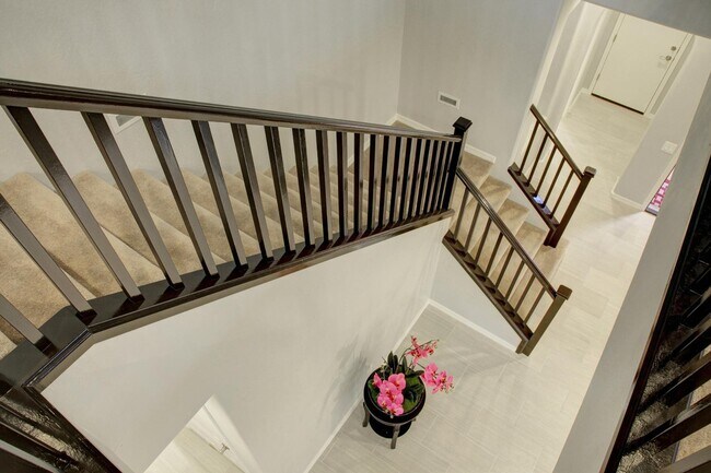 Building Photo - 3607 E Salter Dr