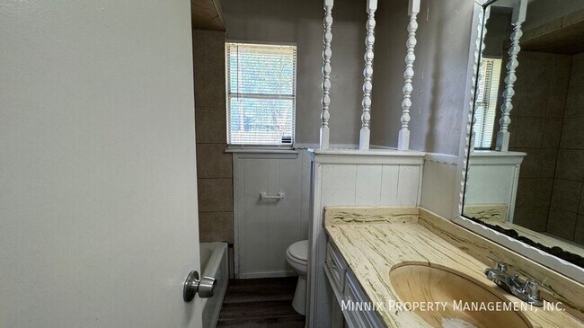 Building Photo - 2302 40th St