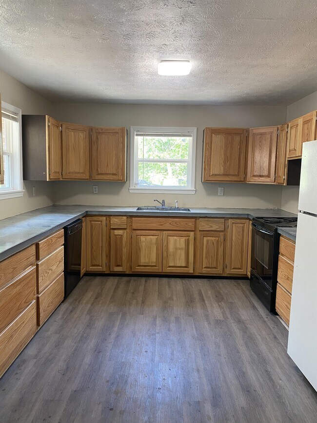 Building Photo - 14311 Veterans Memorial Hwy