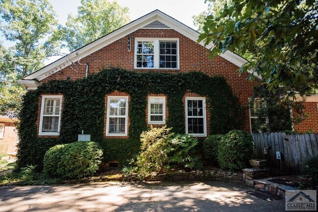 Building Photo - 285 Hampton Ct