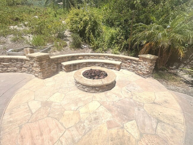 Building Photo - ***Gorgeous 4 bed / 3 bath / 2,585 sqft House in Calavera Hills - Available 07/01***