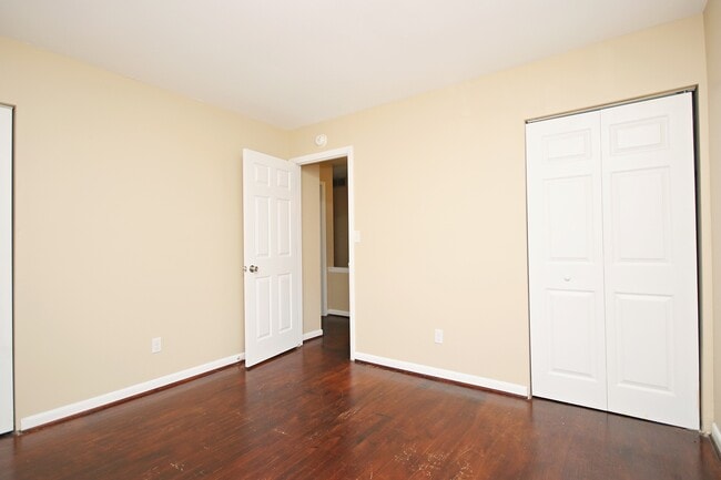 Building Photo - Student-Friendly Fry's Spring Duplex Near UVA