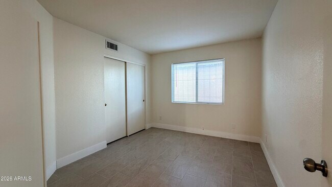 Building Photo - 1559 E Whitten St